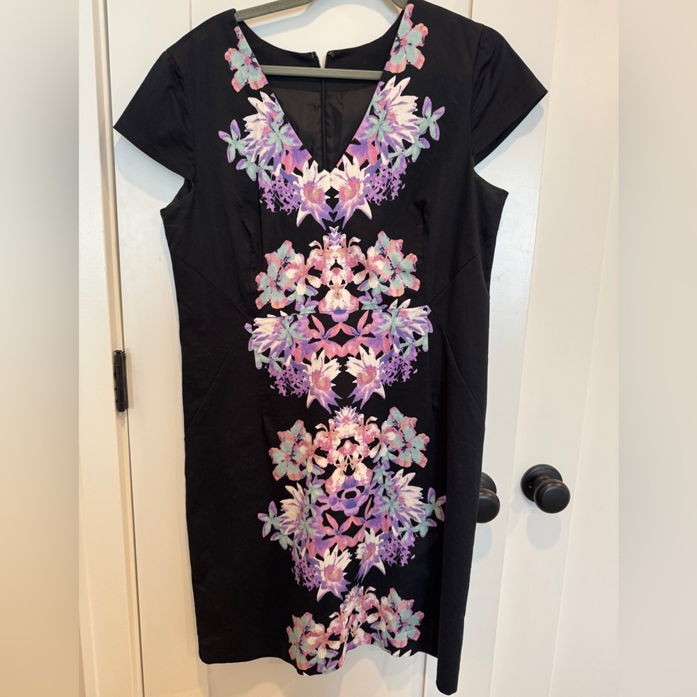 Black Work Cocktail Dress w Fun Floral Pattern Short Sleeve V Neck High Quality
